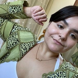 Meet your Posher, Hasina